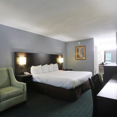 Greenville Inn & Suites Экстерьер фото