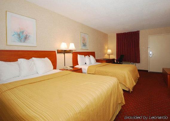 Greenville Inn & Suites Номер фото