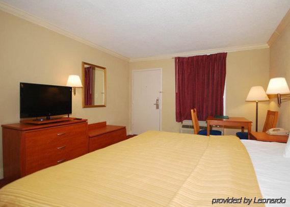 Greenville Inn & Suites Номер фото