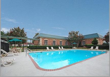 Greenville Inn & Suites Экстерьер фото