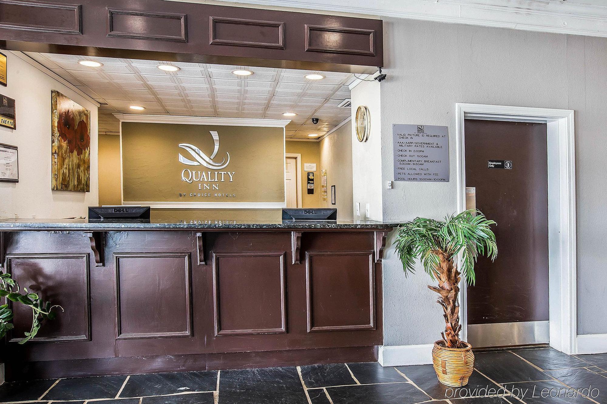 Greenville Inn & Suites Экстерьер фото
