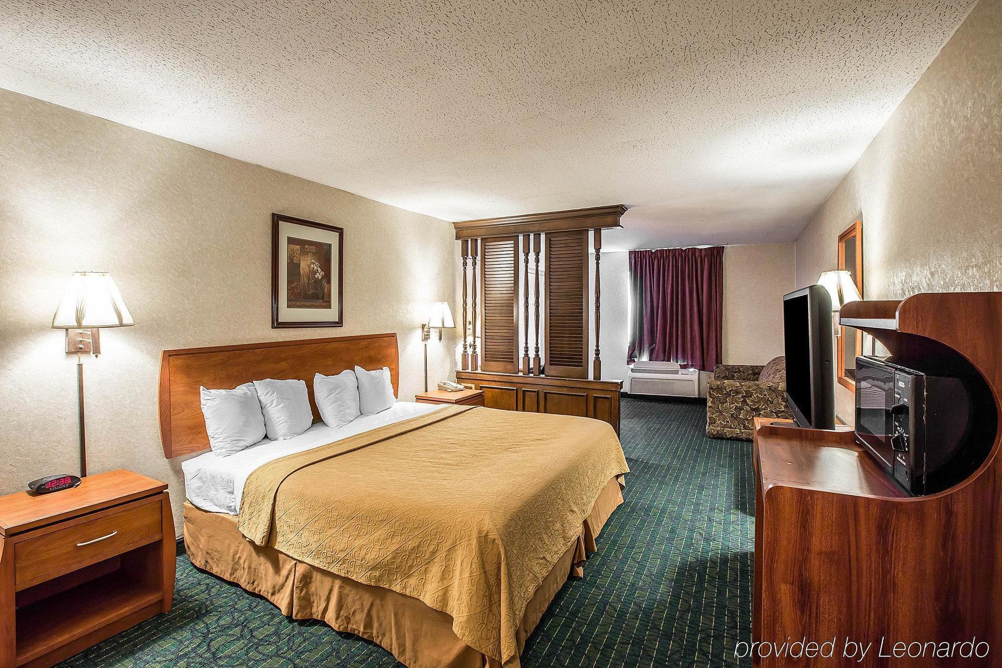 Greenville Inn & Suites Экстерьер фото