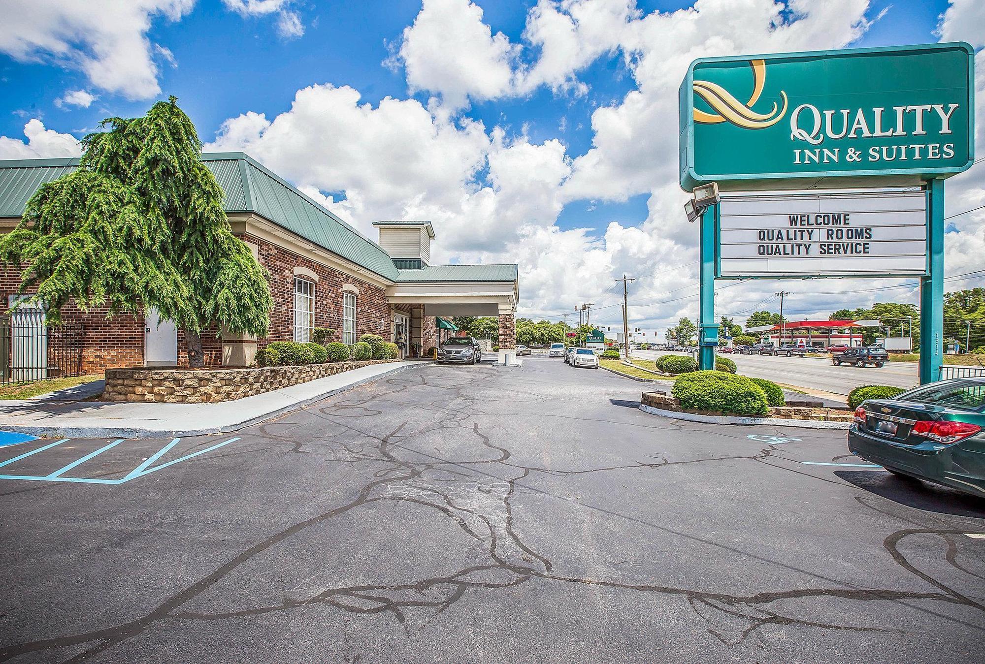 Greenville Inn & Suites Экстерьер фото