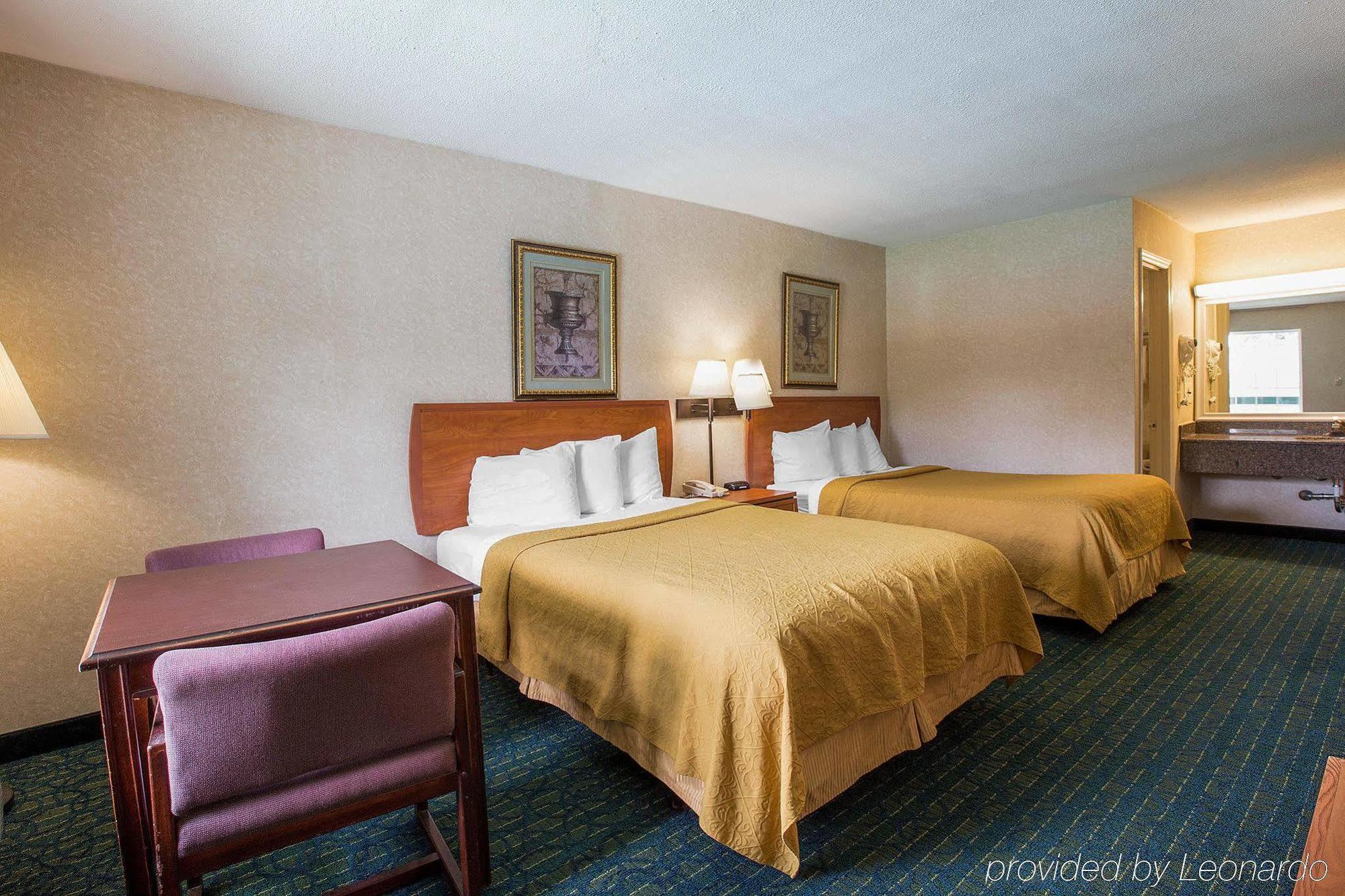 Greenville Inn & Suites Экстерьер фото