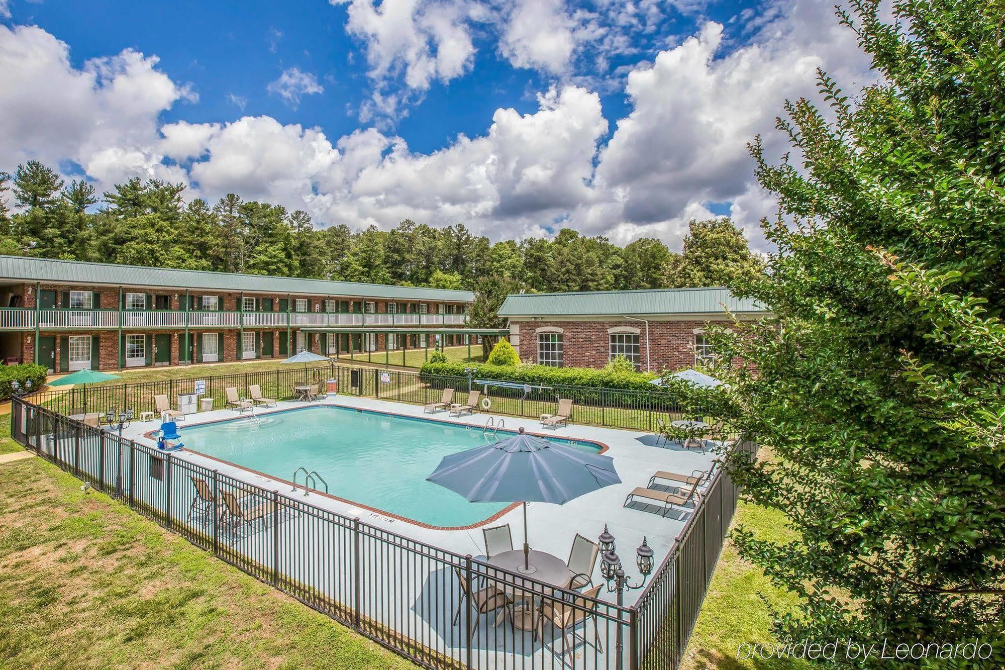 Greenville Inn & Suites Экстерьер фото