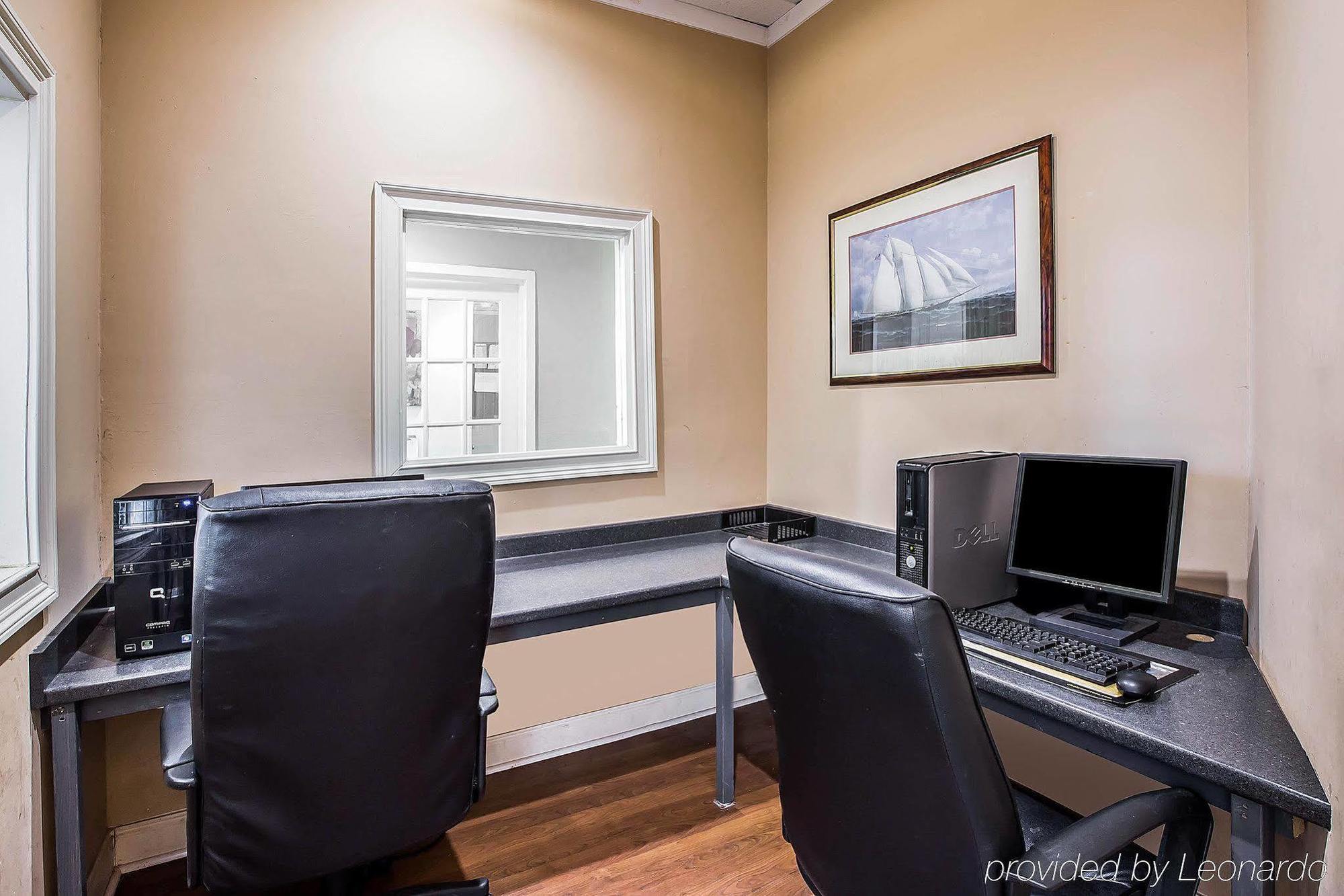Greenville Inn & Suites Экстерьер фото